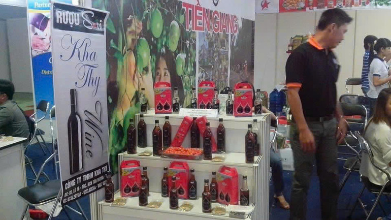 Rượu Kha Thy được trưng bày.