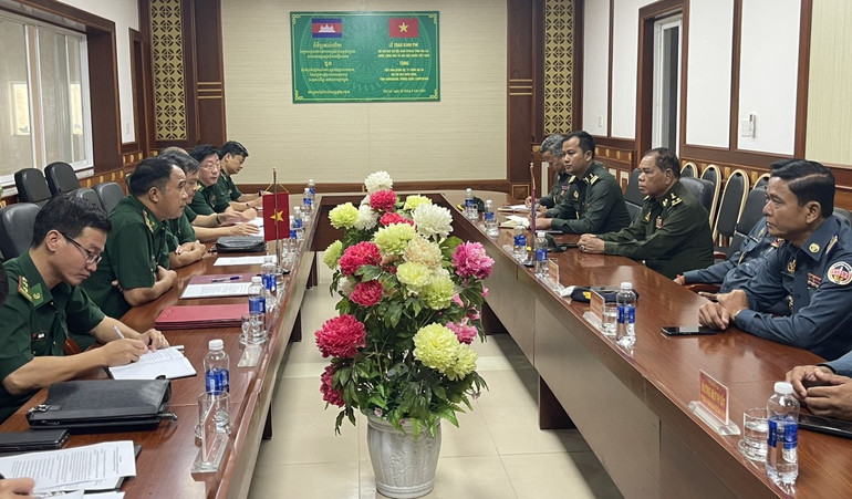 Quang cảnh buổi hội đàm. Quang cảnh buổi hội đàm.