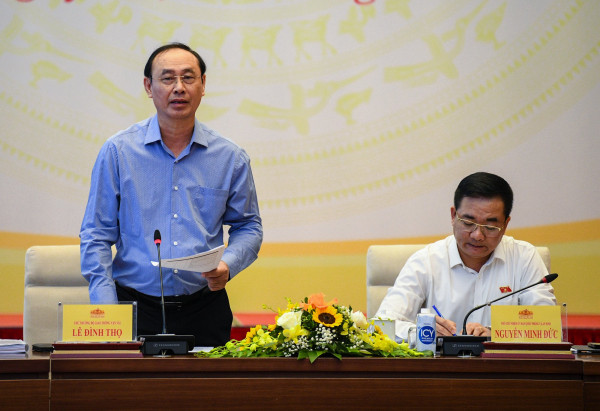 Thứ trưởng Bộ Giao thông vận tải Lê Đình Thọ phát biểu tại tọa đàm.