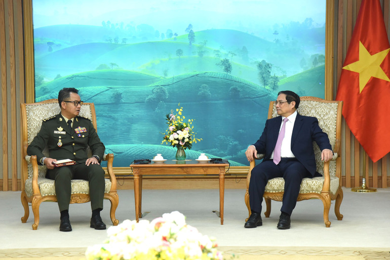 Thủ tướng Phạm Minh Chính tiếp Đại tướng Tea Seiha, Phó Thủ tướng, Bộ trưởng Quốc phòng Campuchia.