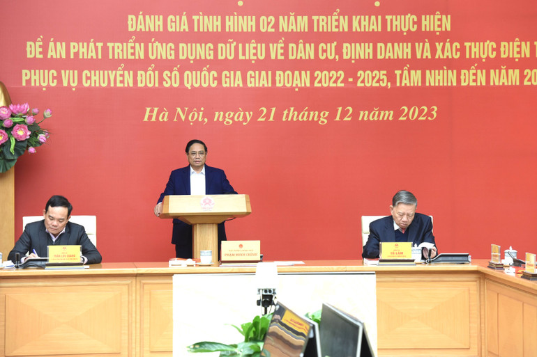 Thủ tướng Phạm Minh Chính dự và chỉ đạo hội nghị.