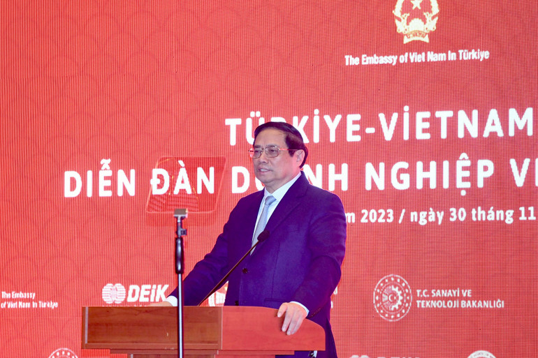 Thủ tướng Phạm Minh Chính phát biểu tại diễn đàn.