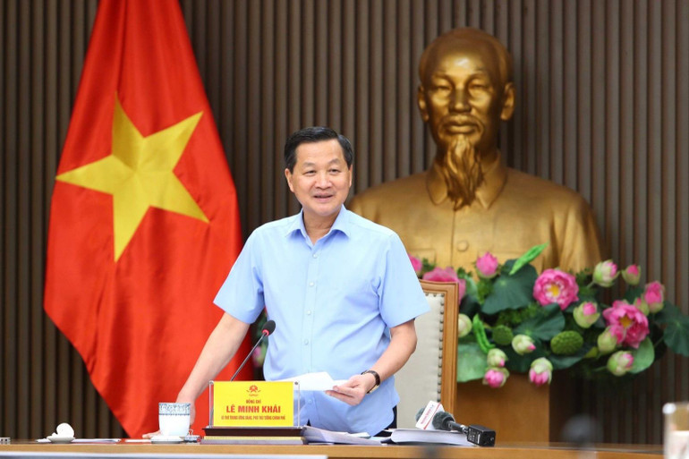 Phó Thủ tướng Lê Minh Khái phát biểu kết luận cuộc họp.