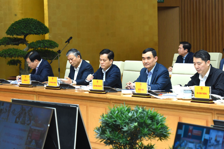 Các đại biểu tham dự phiên họp.