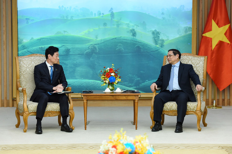 Thủ tướng Phạm Minh Chính tiếp Bộ trưởng Bộ Kinh tế, Thương mại và Công nghiệp Nhật Bản Nishimura Yasutoshi. Thủ tướng Phạm Minh Chính tiếp Bộ trưởng Bộ Kinh tế, Thương mại và Công nghiệp Nhật Bản Nishimura Yasutoshi.