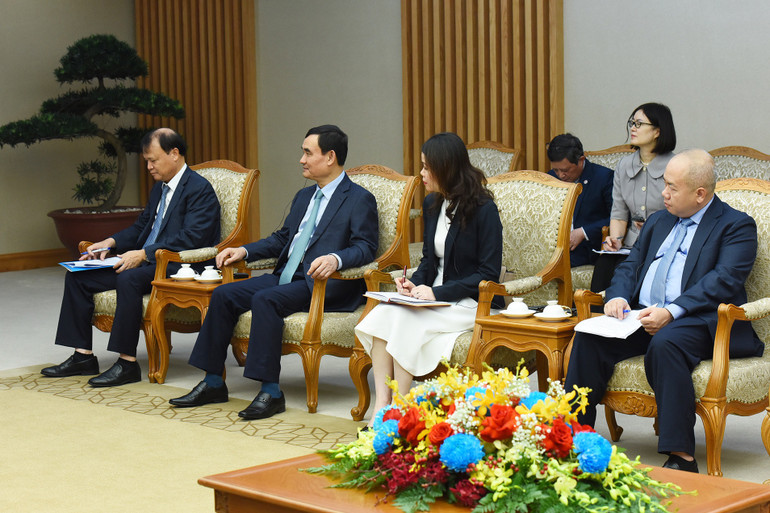 Đại diện lãnh đạo các bộ, ban, ngành của Chính phủ Việt Nam cùng tham dự buổi tiếp. Đại diện lãnh đạo các bộ, ban, ngành của Chính phủ Việt Nam cùng tham dự buổi tiếp.