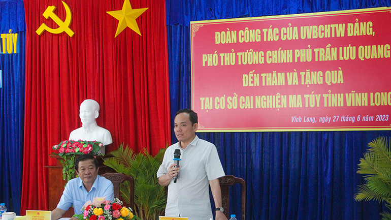 Phó Thủ tướng Trần Lưu Quang phát biểu tại buổi làm việc với Cơ sở cai nghiện ma túy tỉnh Vĩnh Long.