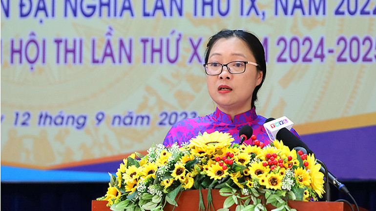 Phó Chủ tịch Ủy ban nhân dân tỉnh Vĩnh Long Nguyễn Thị Quyên Thanh phát biểu tại Hội thi Sáng tạo Kỹ thuật Trần Đại Nghĩa vào chiều 12/9.