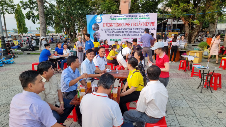 Mô hình “cà phê việc làm”.