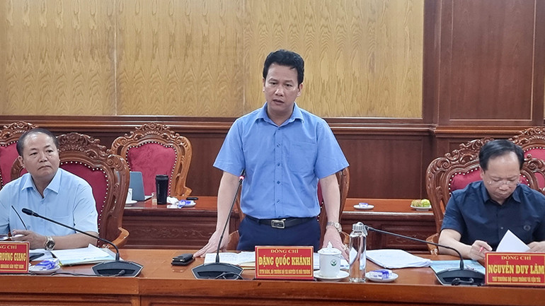 Bộ trưởng Bộ Tài nguyên và Môi trường Đặng Quốc Khánh phát biểu tại buổi làm việc.