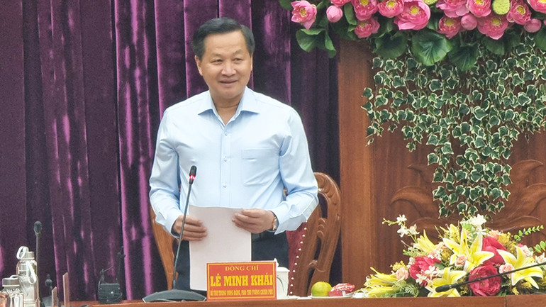 Phó Thủ tướng Lê Minh Khái phát biểu tại buổi làm việc với Ban Thường vụ Tỉnh ủy Vĩnh Long.