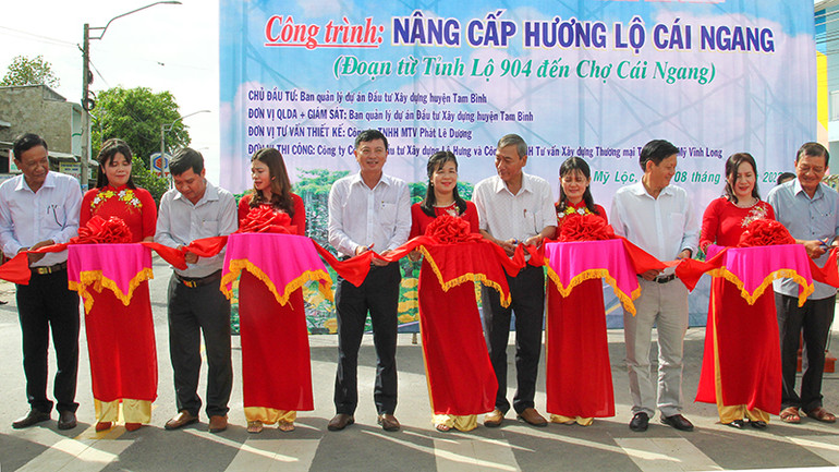 Lễ khánh thành công trình nâng cấp Hương lộ Cái Ngang trên địa bàn huyện Tam Bình, tỉnh Vĩnh Long.