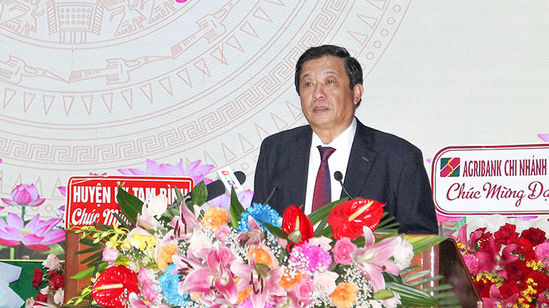 Bí thư Tỉnh ủy Vĩnh Long Bùi Văn Nghiêm phát biểu tại Đại hội.