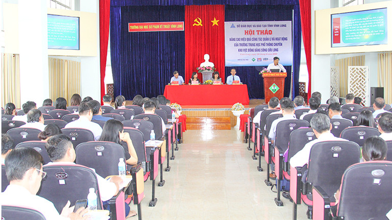 Quang cảnh hội thảo. Quang cảnh hội thảo.