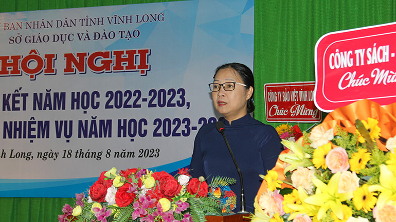 Phó Chủ tịch Ủy ban nhân dân tỉnh Vĩnh Long Nguyễn Thị Quyên Thanh phát biểu tại hội nghị.