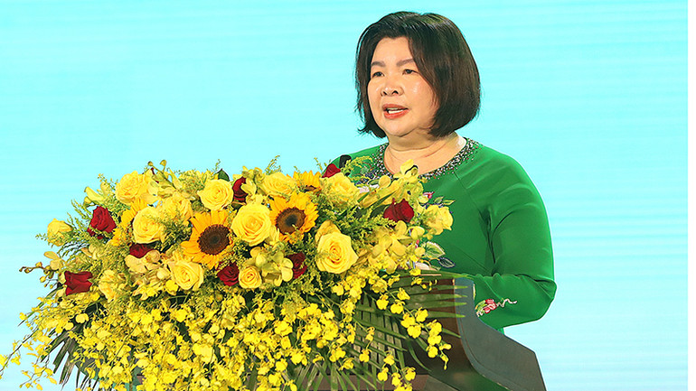 Phó Chủ tịch Ban Chấp hành Trung ương Hội Nông dân Việt Nam Cao Xuân Thu Vân phát biểu tại buổi khai mạc.