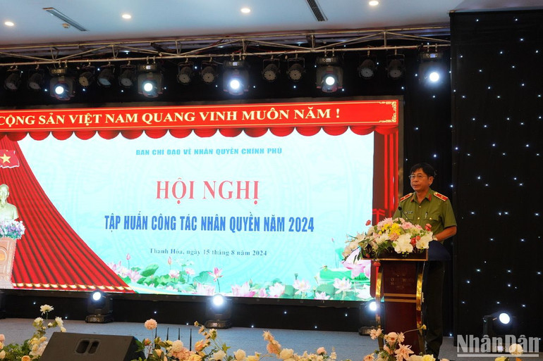 Thiếu tướng Nguyễn Văn Kỷ, Phó Chánh Văn phòng Thường trực về Nhân quyền phát biểu bế mạc Hội nghị (Ảnh: Ban Tổ chức) Thiếu tướng Nguyễn Văn Kỷ, Phó Chánh Văn phòng Thường trực về Nhân quyền phát biểu bế mạc Hội nghị (Ảnh: Ban Tổ chức)