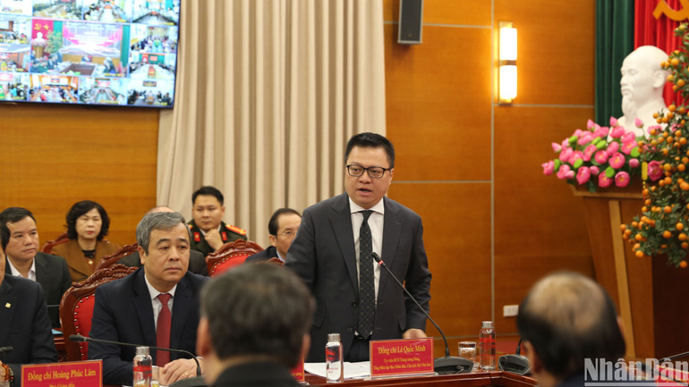 Đồng chí Lê Quốc Minh, Ủy viên Trung ương Đảng, Phó Trưởng Ban Tuyên giáo và Dân vận Trung ương, Tổng Biên tập Báo Nhân Dân, Chủ tịch Hội Nhà báo Việt Nam giải đáp câu hỏi câu hỏi của báo chí liên quan đến chủ đề cuộc thi. (Ảnh: HẢI ĐĂNG) Đồng chí Lê Quốc Minh, Ủy viên Trung ương Đảng, Phó Trưởng Ban Tuyên giáo và Dân vận Trung ương, Tổng Biên tập Báo Nhân Dân, Chủ tịch Hội Nhà báo Việt Nam giải đáp câu hỏi câu hỏi của báo chí liên quan đến chủ đề cuộc thi. (Ảnh: HẢI ĐĂNG)