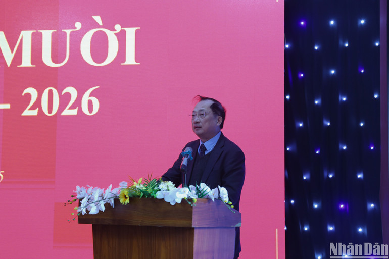 Phó Chủ tịch chuyên trách Hội đồng Lý luận Trung ương Nguyễn Văn Thành trình bày báo cáo tổng kết công tác năm 2024 của Hội đồng. (Ảnh: HẢI ĐĂNG) Phó Chủ tịch chuyên trách Hội đồng Lý luận Trung ương Nguyễn Văn Thành trình bày báo cáo tổng kết công tác năm 2024 của Hội đồng. (Ảnh: HẢI ĐĂNG)