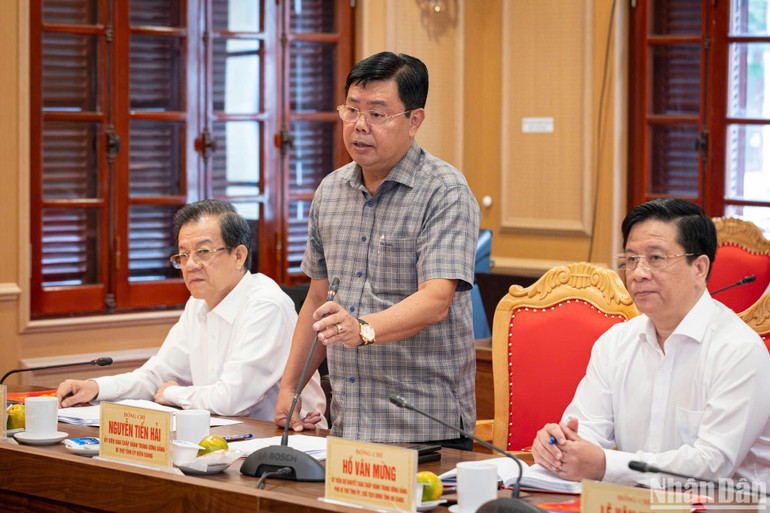 Đồng chí Nguyễn Tiến Hải, Ủy viên Trung ương Đảng, Bí thư Tỉnh ủy Kiên Giang phát biểu tại buổi làm việc. (Ảnh: SƠN TÙNG)