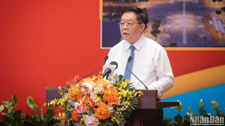 Đồng chí Nguyễn Trọng Nghĩa, Ủy viên Bộ Chính trị, Bí thư Trung ương Đảng, Trưởng Ban Tuyên giáo và Dân vận Trung ương phát biểu chỉ đạo tại hội thảo. (Ảnh: SƠN TÙNG) Đồng chí Nguyễn Trọng Nghĩa, Ủy viên Bộ Chính trị, Bí thư Trung ương Đảng, Trưởng Ban Tuyên giáo và Dân vận Trung ương phát biểu chỉ đạo tại hội thảo. (Ảnh: SƠN TÙNG)