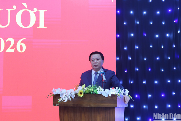 Đồng chí Nguyễn Xuân Thắng, Ủy viên Bộ Chính trị, Giám đốc Học viện Chính trị Quốc gia Hồ Chí Minh, Chủ tịch Hội đồng Lý luận Trung ương phát biểu chỉ đạo kỳ họp. (Ảnh: HẢI ĐĂNG) Đồng chí Nguyễn Xuân Thắng, Ủy viên Bộ Chính trị, Giám đốc Học viện Chính trị Quốc gia Hồ Chí Minh, Chủ tịch Hội đồng Lý luận Trung ương phát biểu chỉ đạo kỳ họp. (Ảnh: HẢI ĐĂNG)