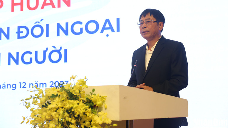 Thiếu tướng Nguyễn Văn Kỷ cập nhật tình hình và kết quả nổi bật của Việt Nam trong bảo đảm và phát huy quyền con người. (Ảnh: Hải Đăng)