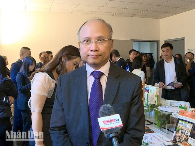 Đại sứ Đinh Toàn Thắng đánh giá cao tính chủ động của các doanh nghiệp Việt Nam. (Ảnh: KHẢI HOÀN) Đại sứ Đinh Toàn Thắng đánh giá cao tính chủ động của các doanh nghiệp Việt Nam. (Ảnh: KHẢI HOÀN)
