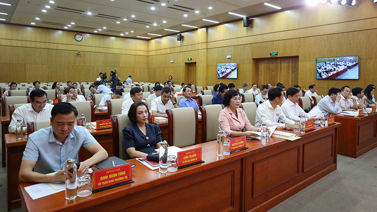 Các đại biểu tham dự hội nghị.