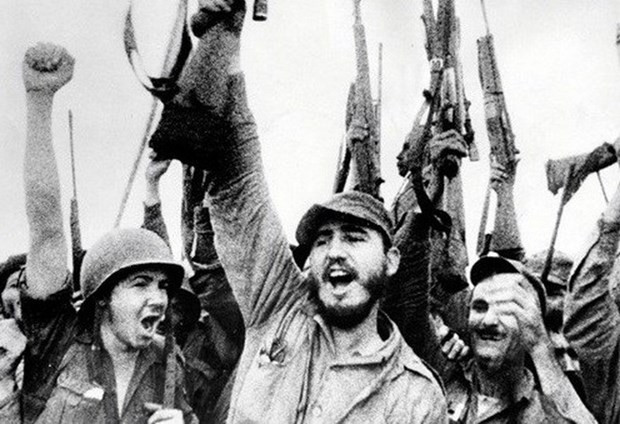 Các chiến sĩ cách mạng Cuba, do Tổng tư lệnh Fidel Castro lãnh đạo, tấn công Pháo đài Moncada ở Santiago de Cuba ngày 26/7/1953 (Ảnh: Shutterstock)