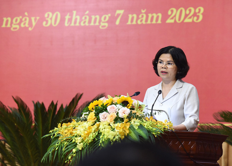 Chủ tịch Ủy ban nhân dân tỉnh Bắc Ninh Nguyễn Hương Giang phát biểu.