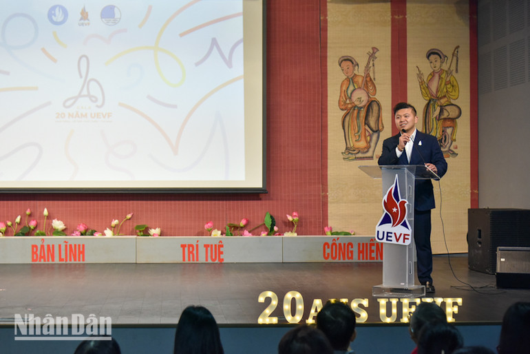 Anh Nguyễn Phan Bảo Thụy, Chủ tịch UEVF, khẳng định các thành viên của của Hội Thanh niên Sinh viên Việt Nam tại Pháp gắn bó với nhau bằng tình cảm, niềm tin và tình đoàn kết. (Ảnh: MINH DUY)