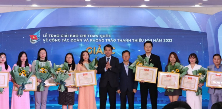 Các tác giả, nhóm tác giả được trao giải C.