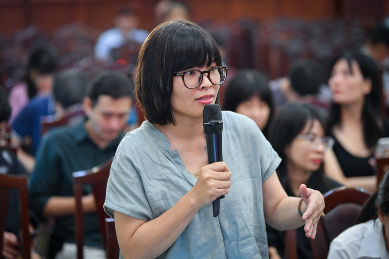 Các nhà báo đặt câu hỏi tại Lễ công bố chương trình BOND Live In Vietnam.