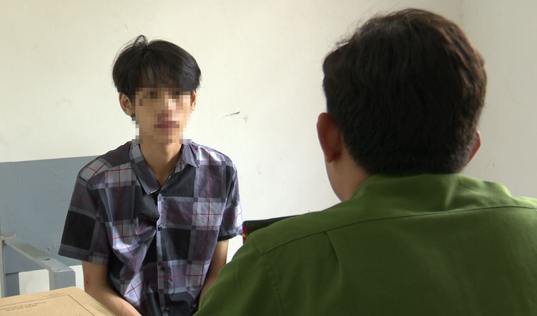 Công an huyện Châu Thành làm việc với đối tượng Bùi Nguyễn Trung Hậu.