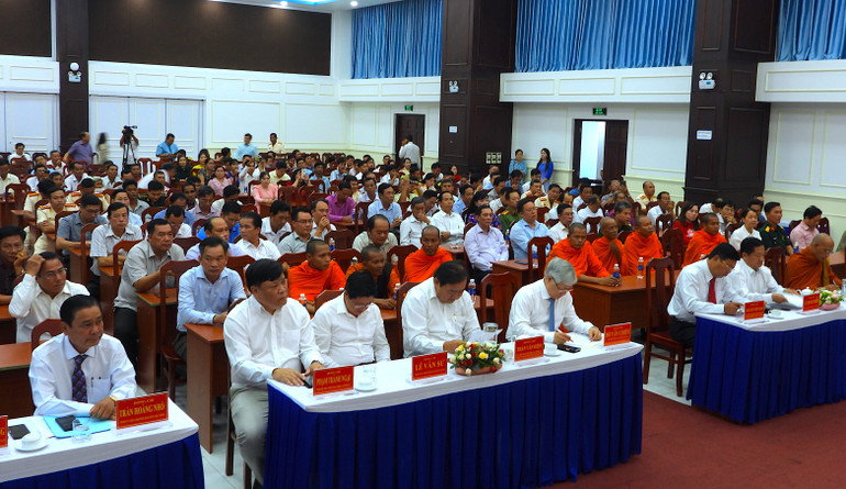 Quang cảnh họp mặt mừng Tết cổ truyền Chol Chmam Thmây 2023 tỉnh Cà Mau.