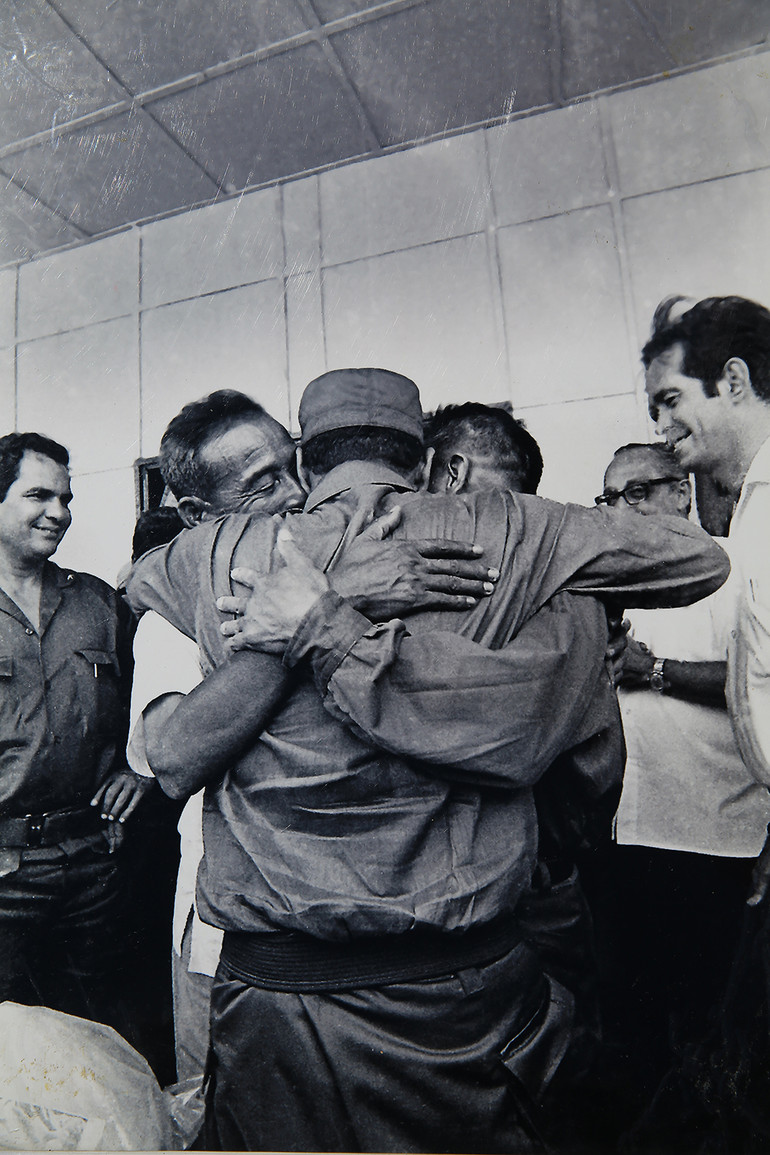 Chủ tịch Cuba Fidel Castro, Bí thư Tỉnh ủy Quảng Trị Hồ Sỹ Thản tại Trụ sở Chính phủ cách mạng Lâm thời Cộng hòa miền nam Việt Nam.