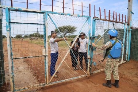 Tình huống giả định khi người dân đến doanh trại Đội Công binh Việt Nam tố cáo bị xâm hại tình dục.