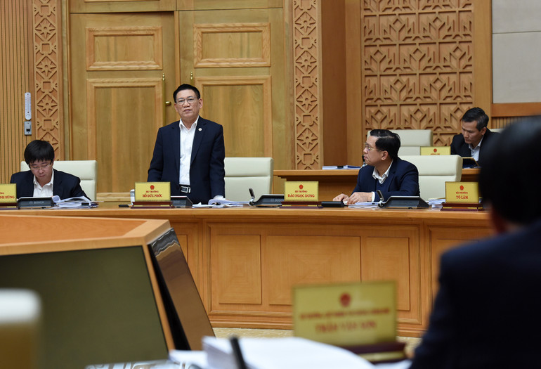 Bộ trưởng Tài chính Hồ Đức Phớc phát biểu.