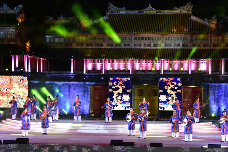 Di sản cố đô Huế, trao truyền và cùng hội tụ.