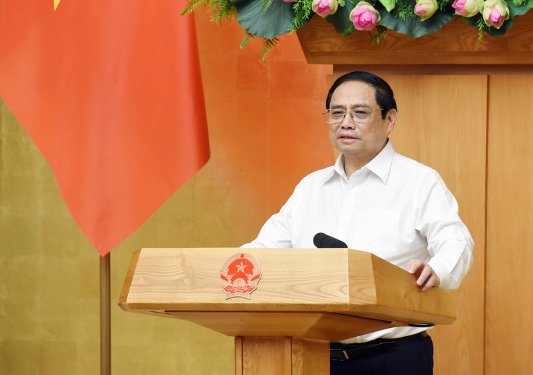 Thủ tướng yêu cầu các cơ quan chủ trì tiếp tục hoàn thiện các dự án, đề nghị xây dựng luật, trình Quốc hội xem xét, quyết định theo quy định, bảo đảm tiến độ và nâng cao chất lượng.