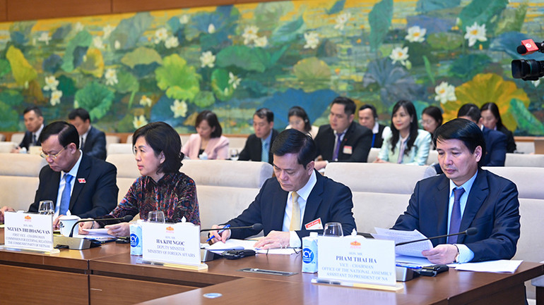 Các thành viên cấp cao Quốc hội Việt Nam dự buổi hội đàm. (Ảnh: DUY LINH)