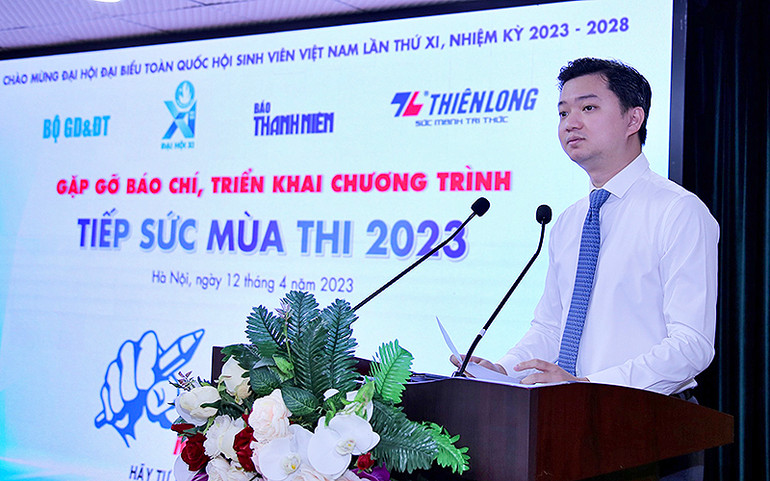 Đồng chí Nguyễn Minh Triết chia sẻ về chương trình tại buổi gặp gỡ báo chí.