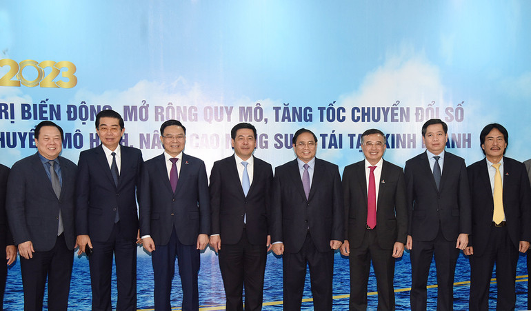 Thủ tướng Phạm Minh Chính với cán bộ, lãnh đạo Tập đoàn Dầu khí Việt Nam.