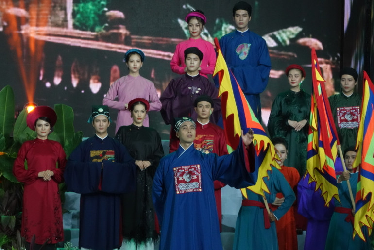 Bộ sưu tập Áo dài ngũ thân của thương hiệu Áo dài Năm Tuyền.