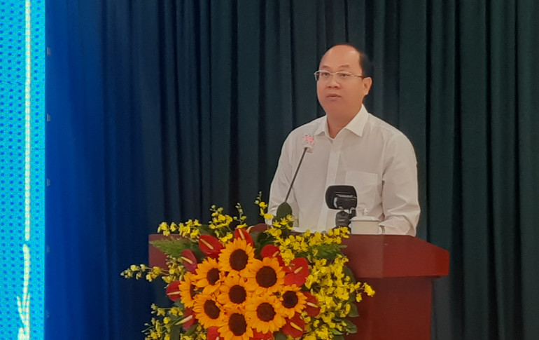 Đồng chí Nguyễn Hồ Hải, Phó Bí thư Thành ủy Thành phố Hồ Chí Minh phát biểu tại hội thảo.