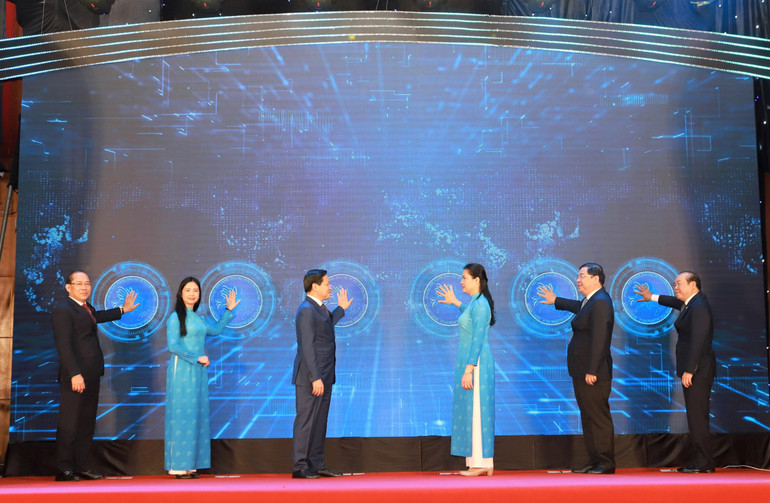 Nghi thức bấm nút khởi động Đề án 01.