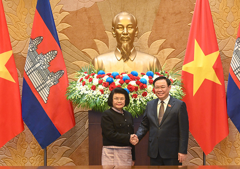 Chủ tịch Quốc hội Vương Đình Huệ và Chủ tịch Quốc hội Campuchia Samdech Khuon Sudary chủ trì buổi hội đàm giữa Quốc hội hai nước. (Ảnh: DUY LINH)