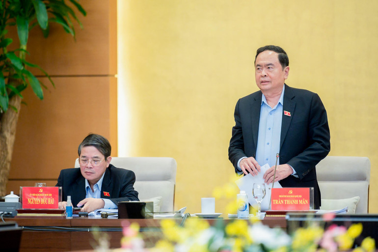 Phó Chủ tịch Thường trực Quốc hội Trần Thanh Mẫn phát biểu ý kiến tại cuộc họp.