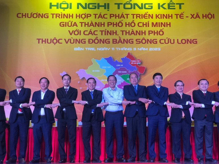 Thành phố Hồ Chí Minh và các tỉnh, thành phố vùng đồng bằng sông Cửu Long ký kết thỏa thuận, hợp tác kết nối chung đến năm 2025.